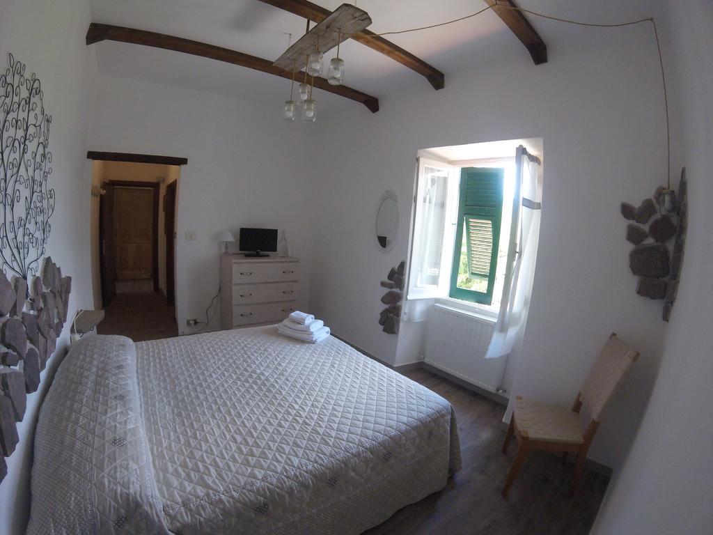 Agriturismo Dei Legi San Pietro Vara Экстерьер фото